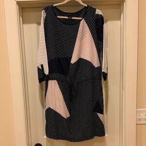 Club Monaco Navy, Cream and Pink Abstract silk 3/4 Sleeve Dress